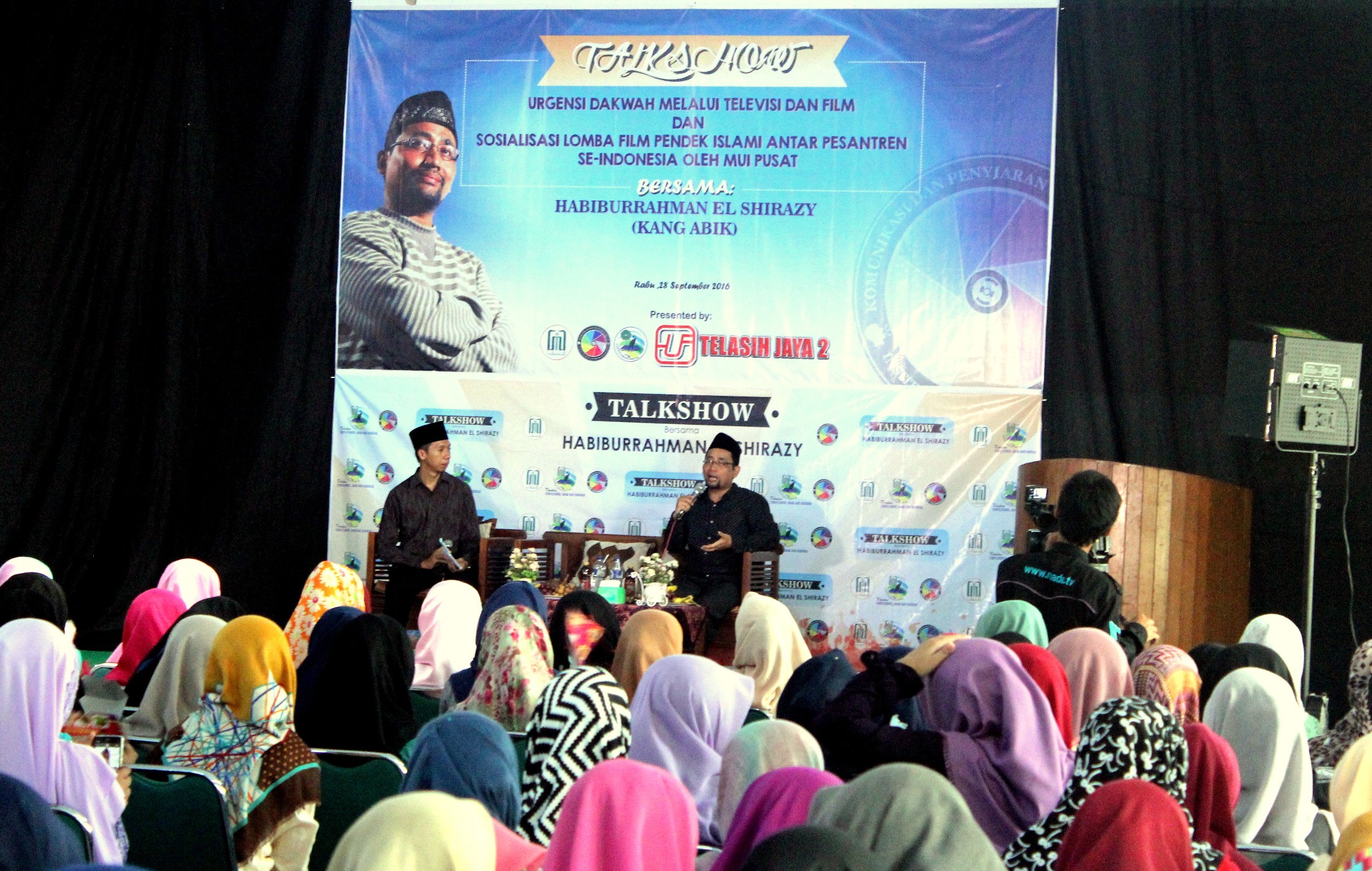 Talk Show Perfilman Bersama Habiburrahman El Shirazy