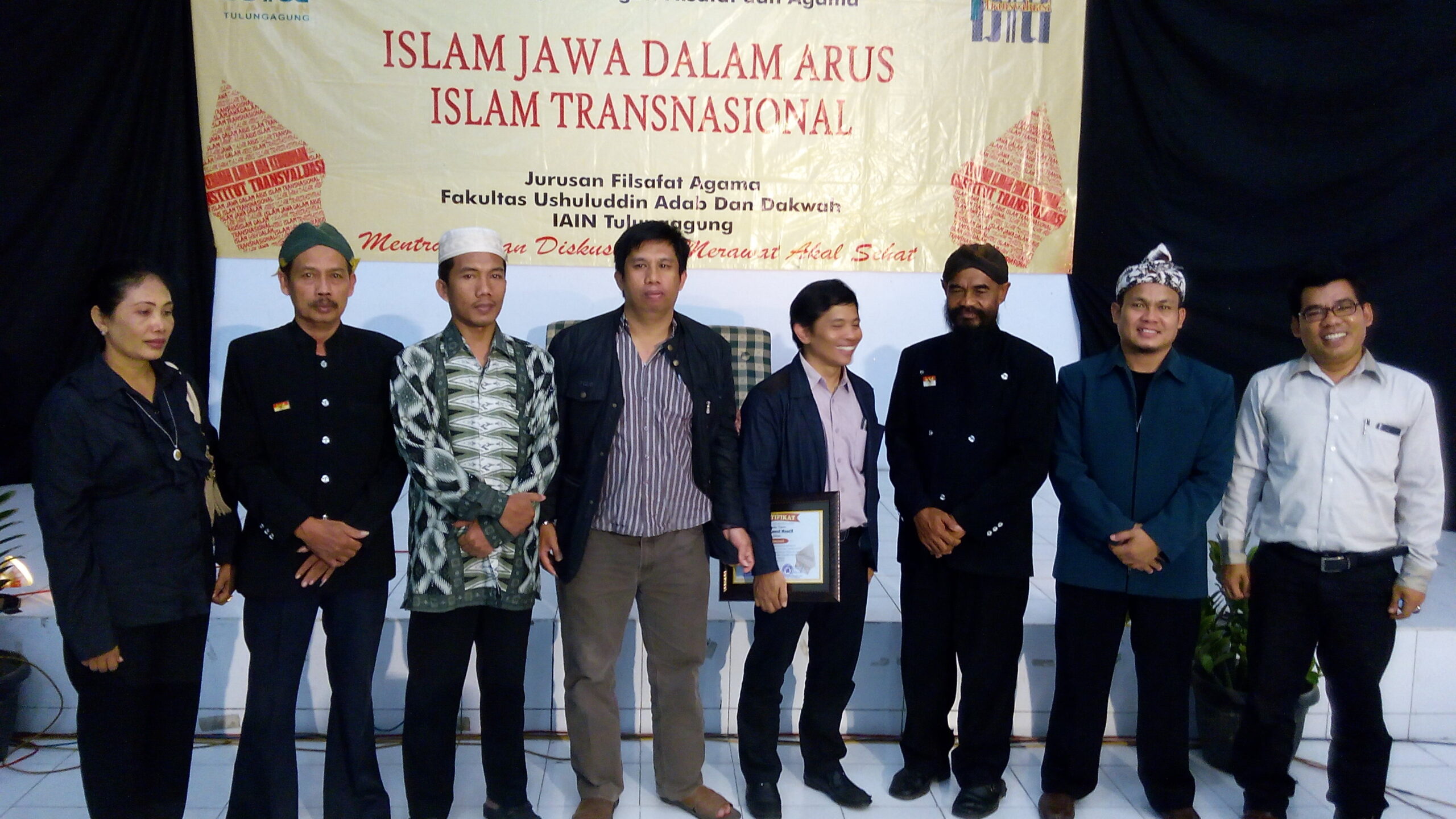 Paradigma Agama Lokal, Alternatif Studi Islam Jawa