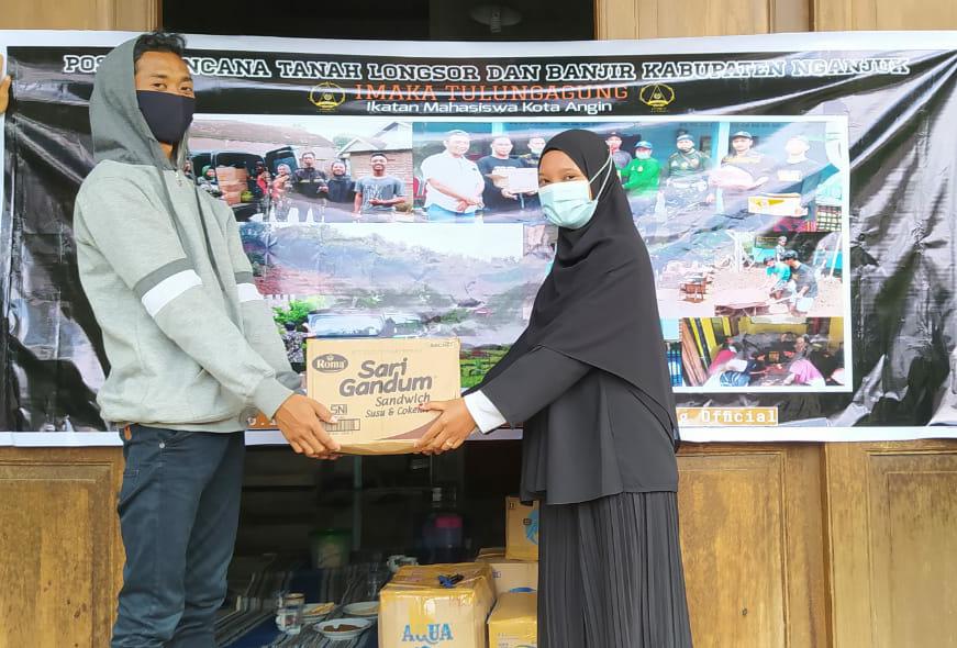 Mahasiswa Jurusan Manajemen Dakwah IAIN Tulungagung “Penggalangan Dana untuk Bencana Longsor dan Banjir di Kecamatan Nganjuk”