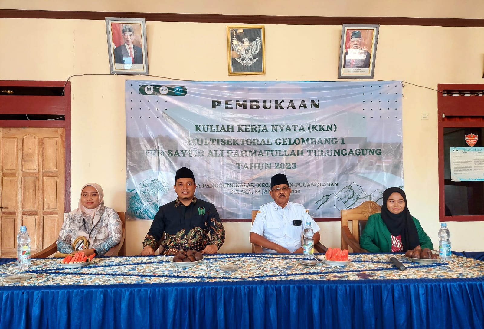 Kajur Adab FUAD UIN SATU Tulungagung Membuka KKN Tahun 2023 di Balai Desa Panggungkalak dengan Tema Konservasi Alam, Membangun Desa Berkelanjutan.