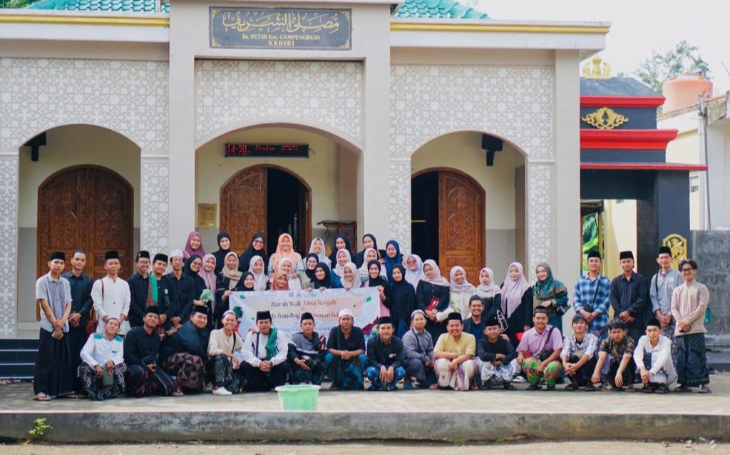 Ziarah Wali Songo sebagai Laboratorium Dakwah: Penguatan Pembelajaran Berbasis Pengalaman bagi Mahasiswa Manajemen Dakwah
